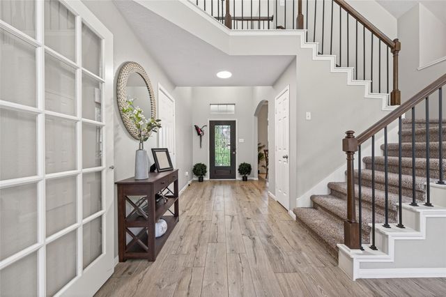 155 E Concord Valley Circle, The Woodlands, TX 77382