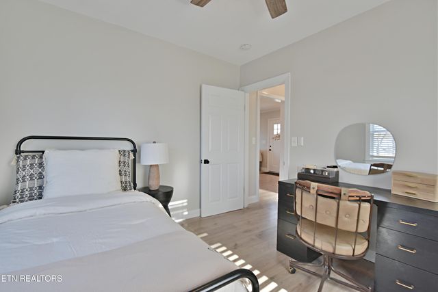 255 Currie Ave, Maryville, TN 37804