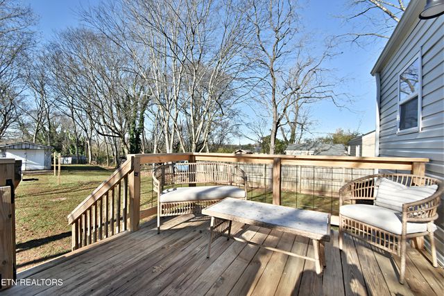 255 Currie Ave, Maryville, TN 37804