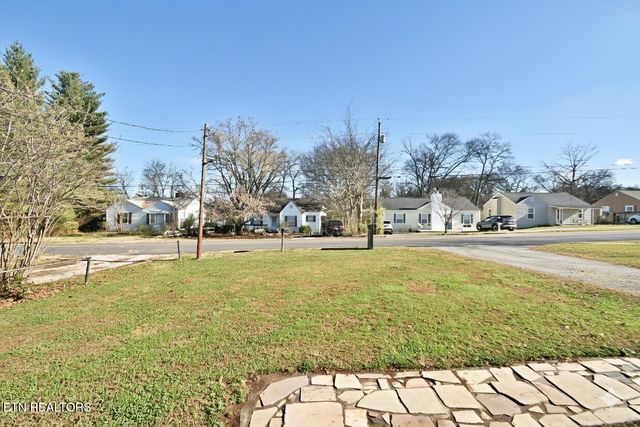 255 Currie Ave, Maryville, TN 37804