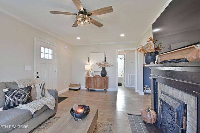 255 Currie Ave, Maryville, TN 37804