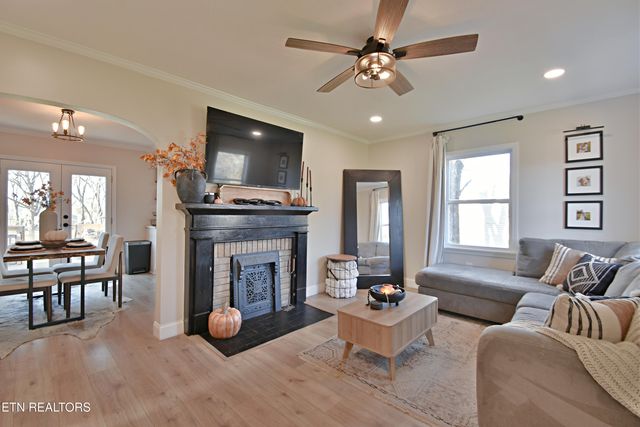 255 Currie Ave, Maryville, TN 37804