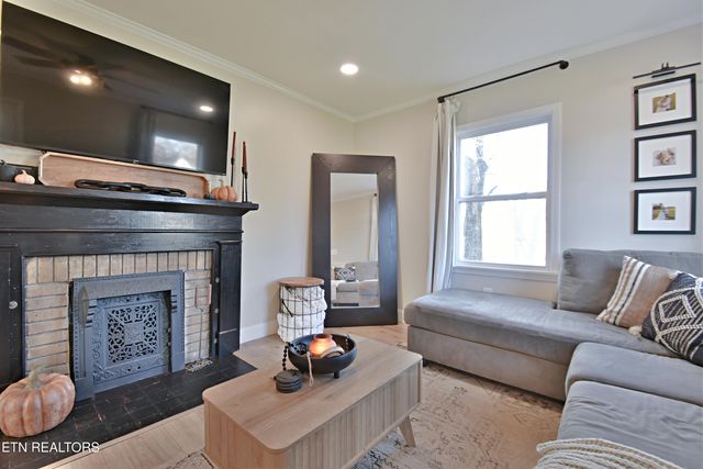 255 Currie Ave, Maryville, TN 37804