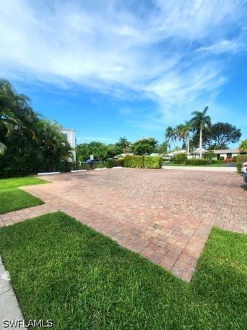 2000 Alamanda DR 206, Naples, FL 34102