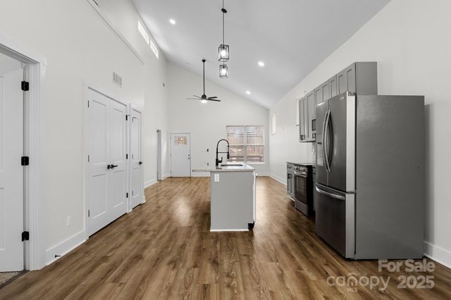 2805 Old Steele Creek Road, Charlotte, NC 28208