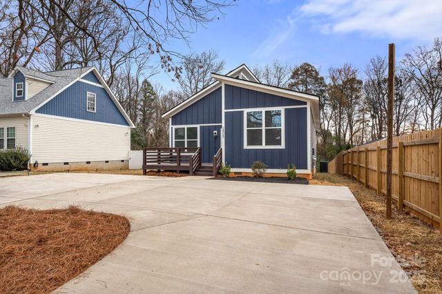 2805 Old Steele Creek Road, Charlotte, NC 28208