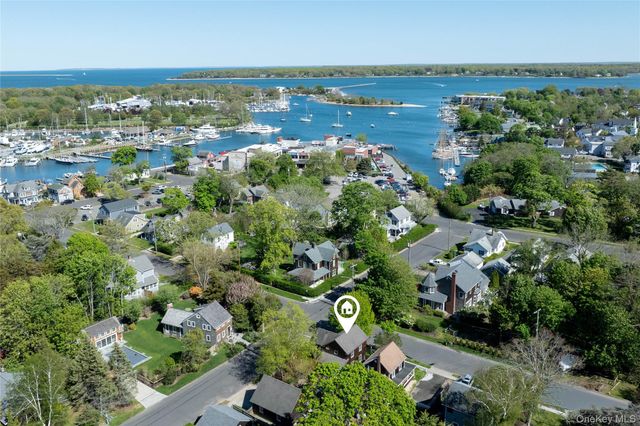 302 Monsell Place, Greenport, NY 11944