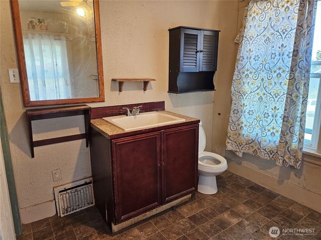 3525 E T Street, Tacoma, WA 98404