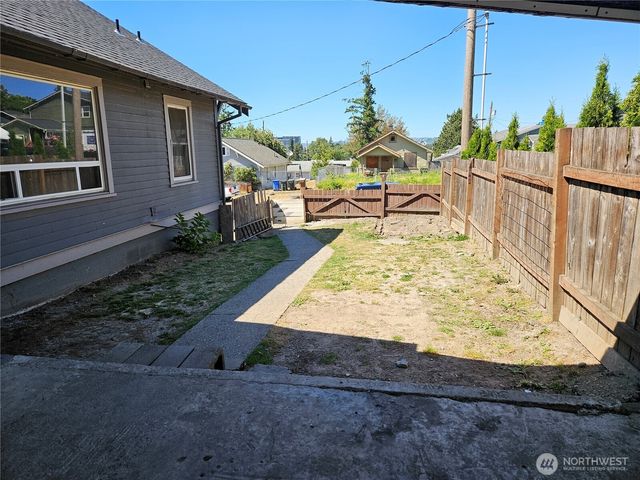 3525 E T Street, Tacoma, WA 98404