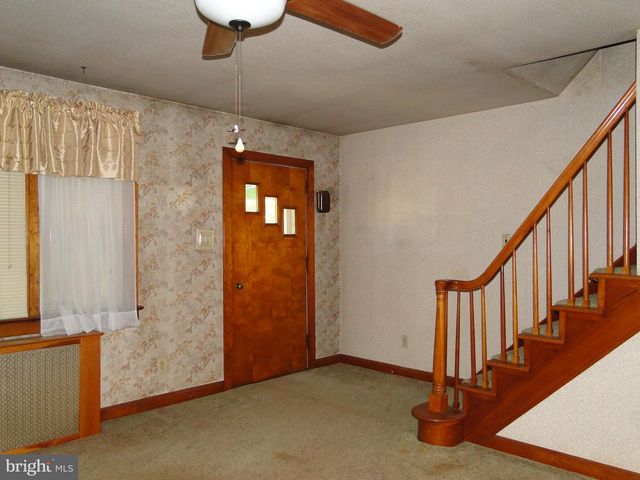 338 E BROAD ST, Trumbauersville, PA 18970