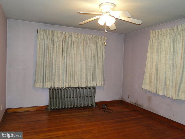 338 E BROAD ST, Trumbauersville, PA 18970