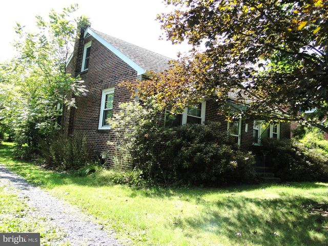 338 E BROAD ST, Trumbauersville, PA 18970