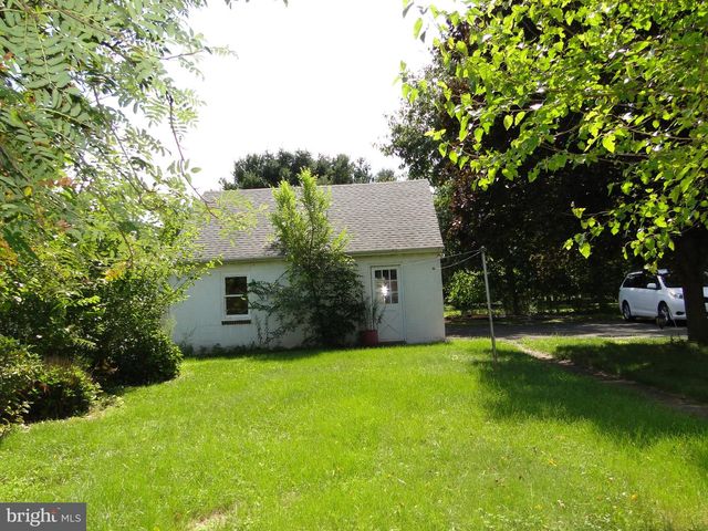 338 E BROAD ST, Trumbauersville, PA 18970