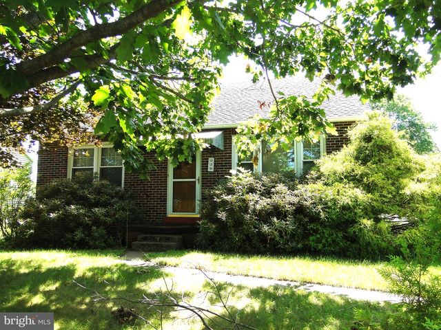338 E BROAD ST, Trumbauersville, PA 18970