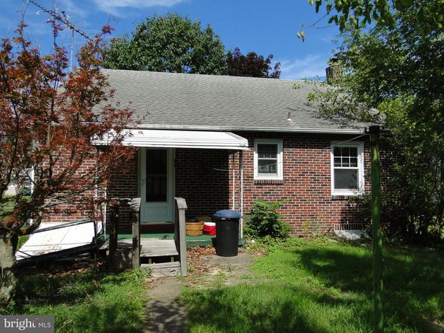 338 E BROAD ST, Trumbauersville, PA 18970