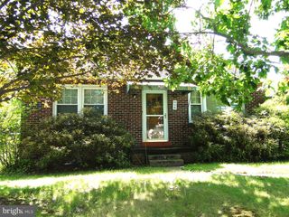 338 E BROAD ST, Trumbauersville, PA 18970