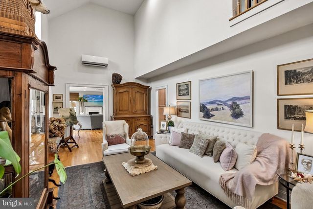 117 BURLINGTON PATH RD, Cream Ridge, NJ 08514