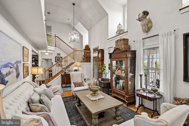 117 BURLINGTON PATH RD, Cream Ridge, NJ 08514