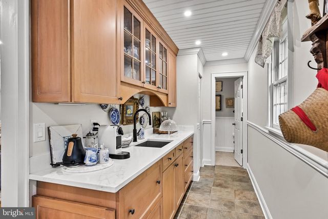 117 BURLINGTON PATH RD, Cream Ridge, NJ 08514