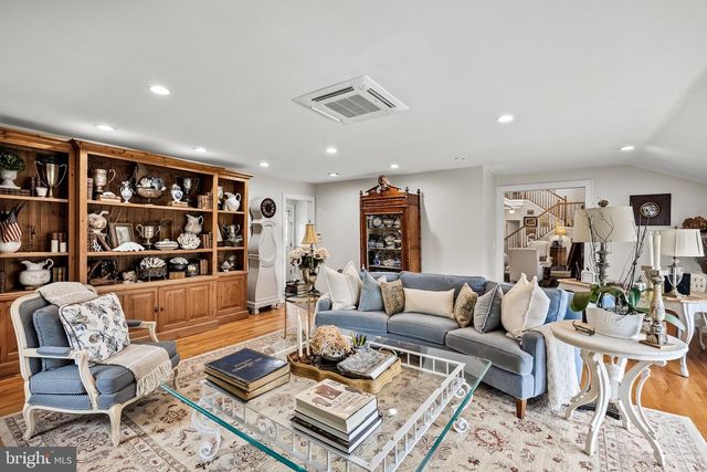 117 BURLINGTON PATH RD, Cream Ridge, NJ 08514