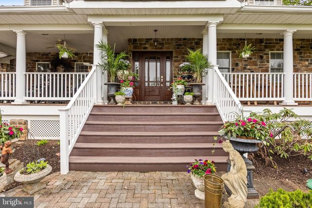 117 BURLINGTON PATH RD, Cream Ridge, NJ 08514