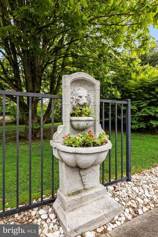 117 BURLINGTON PATH RD, Cream Ridge, NJ 08514