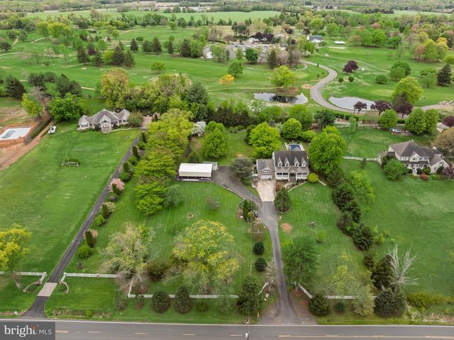 117 BURLINGTON PATH RD, Cream Ridge, NJ 08514