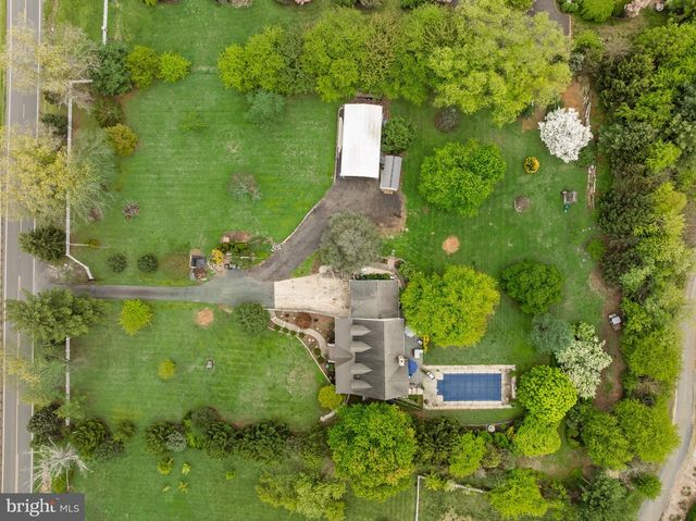 117 BURLINGTON PATH RD, Cream Ridge, NJ 08514