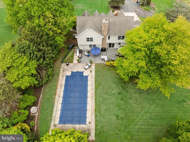 117 BURLINGTON PATH RD, Cream Ridge, NJ 08514
