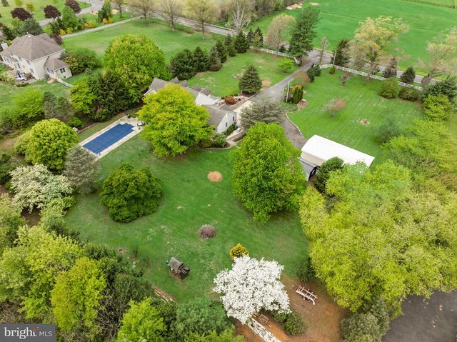 117 BURLINGTON PATH RD, Cream Ridge, NJ 08514