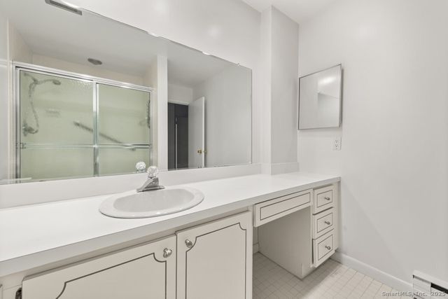 3200 Park Avenue 11E2, Bridgeport, CT 06604