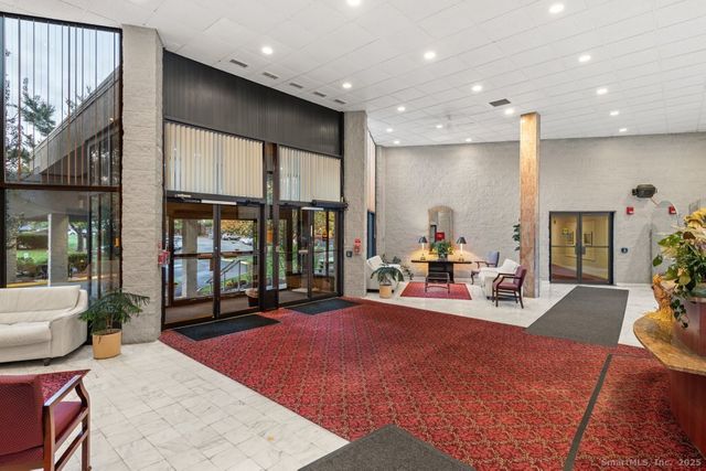 3200 Park Avenue 11E2, Bridgeport, CT 06604