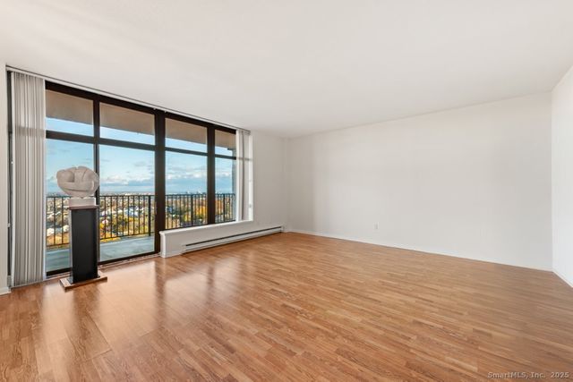 3200 Park Avenue 11E2, Bridgeport, CT 06604