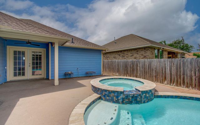 114 Dr Martin Luther King Jr Drive, La Porte, TX 77571