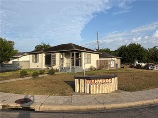 1501 Wynwood St, Corpus Christi, TX 78415