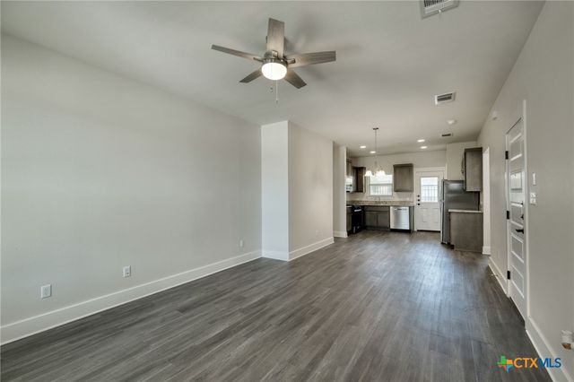 1300 W Black Locust Dr 202, Pflugerville, TX 78660