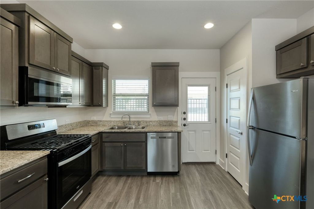 1300 W Black Locust Dr 202, Pflugerville, TX 78660