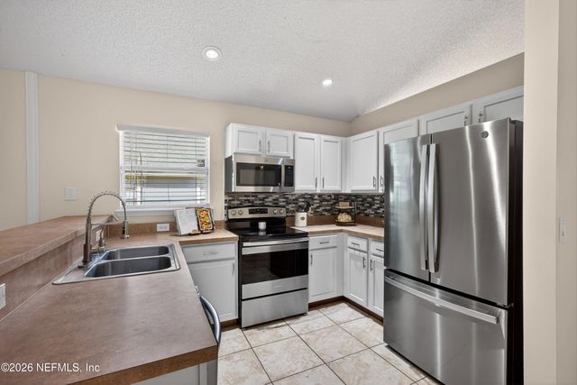 10908 ACORN PARK Court, Jacksonville, FL 32218