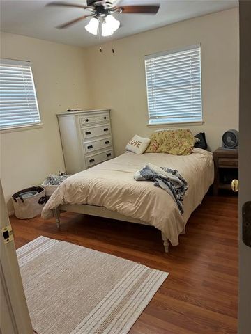 911 SW 2nd Street, Moore, OK 73160