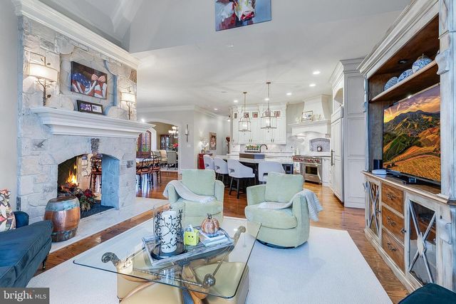 22665 CREIGHTON FARMS DR, Leesburg, VA 20175