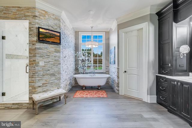 22665 CREIGHTON FARMS DR, Leesburg, VA 20175