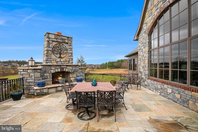 22665 CREIGHTON FARMS DR, Leesburg, VA 20175