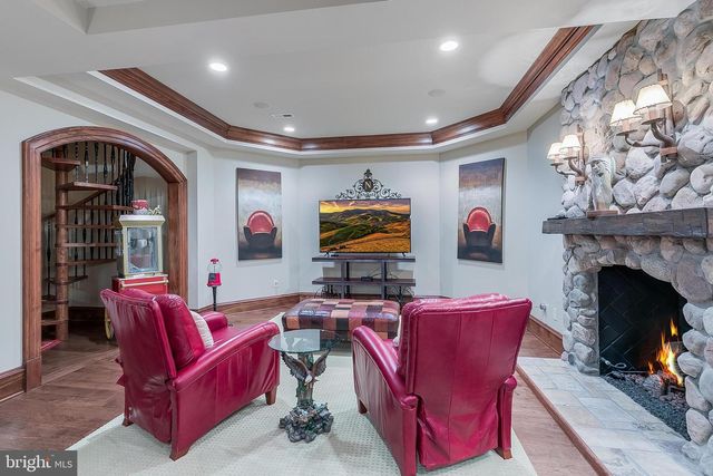 22665 CREIGHTON FARMS DR, Leesburg, VA 20175