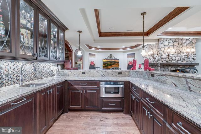 22665 CREIGHTON FARMS DR, Leesburg, VA 20175