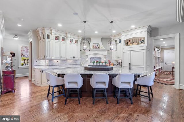 22665 CREIGHTON FARMS DR, Leesburg, VA 20175