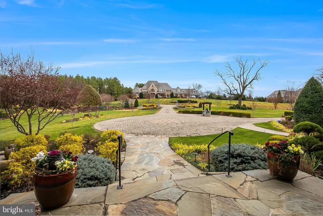 22665 CREIGHTON FARMS DR, Leesburg, VA 20175