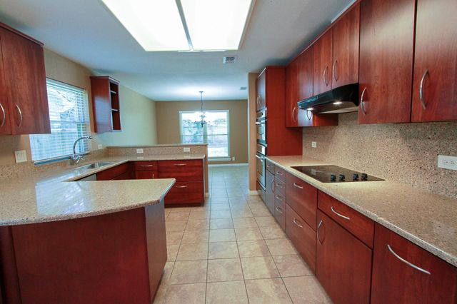 10705 Doering LN, Austin, TX 78750