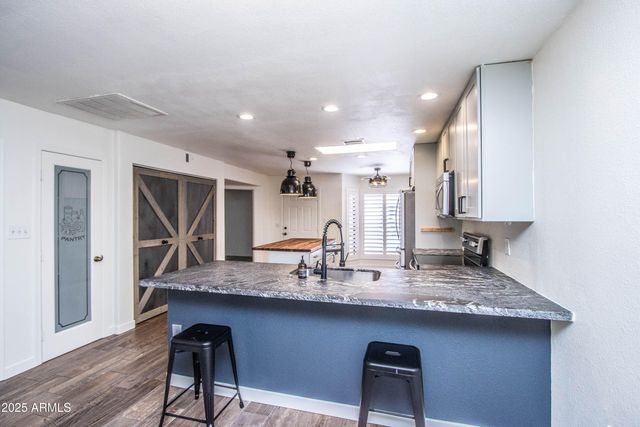 1318 E COBB Drive, Tempe, AZ 85288