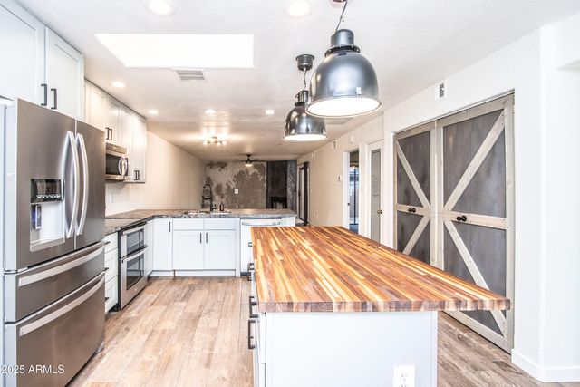 1318 E COBB Drive, Tempe, AZ 85288