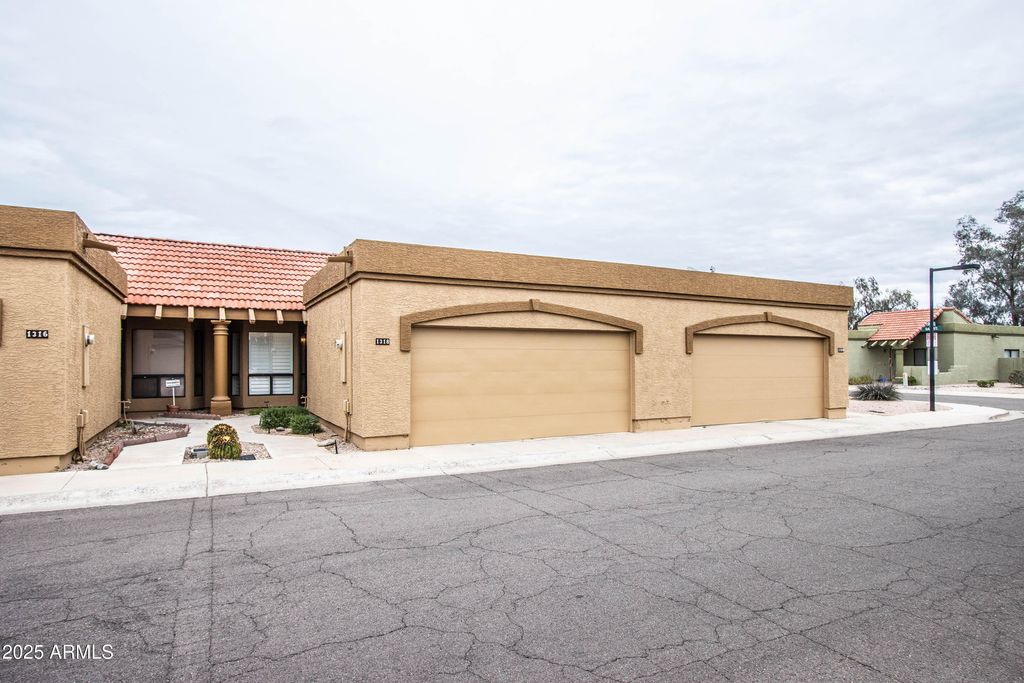 1318 E COBB Drive, Tempe, AZ 85288